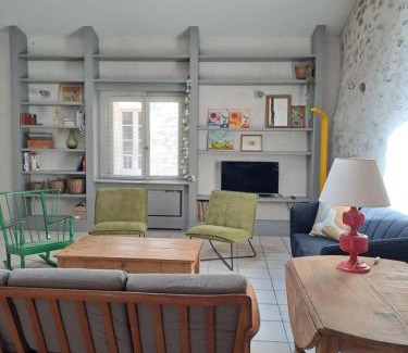 Villeneuve-les-Avignon Apartment | Beautiful Loft with Patio in Avignon - Rated 10/10!