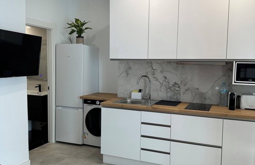 Altozano-Conde Lumiares Apartment | Loft B/apt. Completo/cocina+baño Privado/wifi