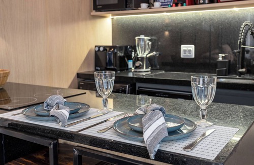 Copacabana Apartment | Modern Loft Steps from the Beach with Spa and Hot Tub