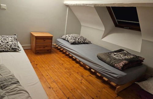 Cordemais Apartment | Cozy Loft Café de la Croix Morzel: Pet-Friendly Retreat
