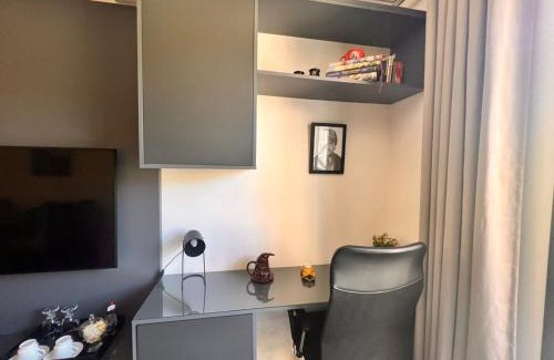 Vila Iara Apartment | Elegant Loft Cama King - 3 Min from the City Center