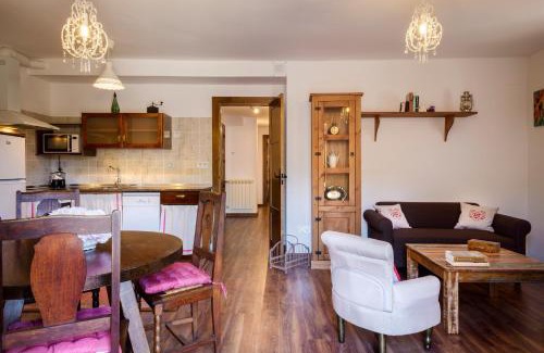 Anso Apartment | Cozy Loft Casa Paloma: Pet-Friendly Stay with Top Ratings