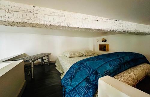 La Real Apartment | Pet-Friendly Loft Casa Wi in Hyper Centre with Parking