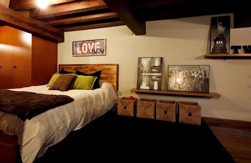 Old Town Apartment | Elegant Loft Catedral Deluxe with Breakfast & Family Comfort