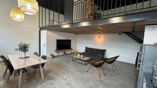 Epinouze Apartment | Family-Friendly Retreat at LOFT CELEST IMM - Rated 9.6/10