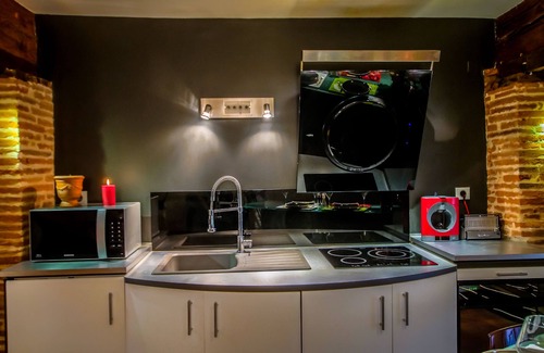 Carmes Apartment | Stylish 4* Loft in Carmes with Pool & High Guest Rating