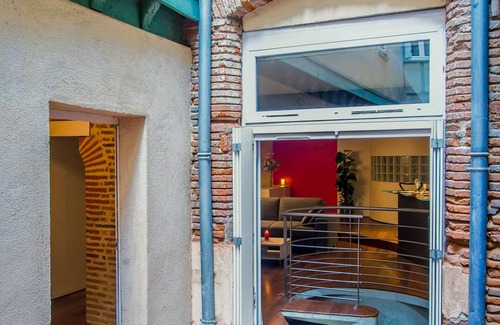 Carmes Apartment | Stylish 4* Loft in Carmes with Pool & High Guest Rating