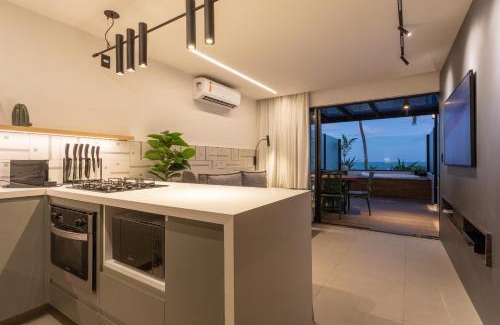 Jardim Oceania Apartment | Oceanfront Loft with Private Jacuzzi and Pool Access