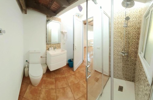 Tigaday Apartment | Charming Oceanfront Loft Con Encanto with 9.2 Guest Rating