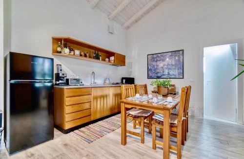 San Lazzaro di Savena House | Oceanfront Bliss at Villa Govi-Pancaldi - Rated 9.5/10