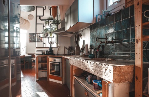 Le Camas Apartment | Stylish Loft in Central Marseille with Scenic Views