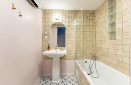 Saint-Louis Apartment | Spacious Loft with Terrace - Child Friendly & Kitchen Access