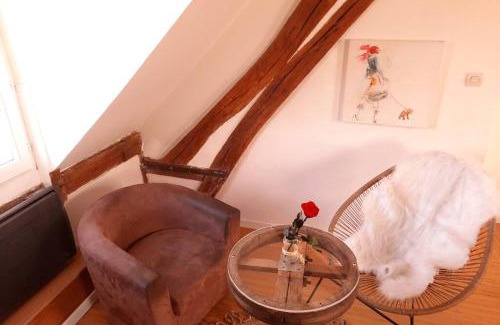 Beauvais Apartment | Cozy Loft Just Steps from the Cathedral - Family Friendly