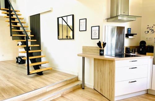 Saint-Pryve-Saint-Mesmin House | Charming Loft with Garden and Terrace, Rated 10/10