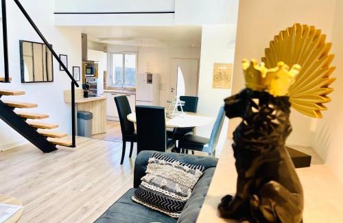 Saint-Pryve-Saint-Mesmin House | Charming Loft with Garden and Terrace, Rated 10/10