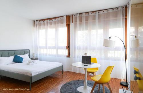 Stadera Apartment | Family-Friendly Stay at Loft De Sanctis - 4-Star Comfort