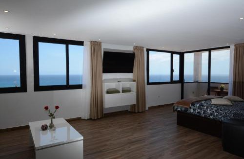 Esquinzo Apartment | Oceanfront Retreat: Loft del Mar 1 Jandia, Rated 9.4/10