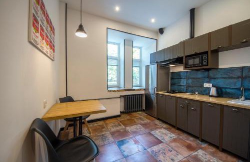 Verkhnie Misto Apartment | Stylish Loft Design Apartments on Desyatynnyi Ln, 7