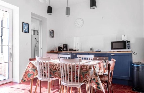 Gannat Apartment | Modern Loft in Downtown with Garden and Parking Access