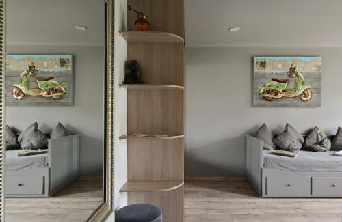 Avoti Apartment | Stylish Loft Design Studio with Free Parking Available