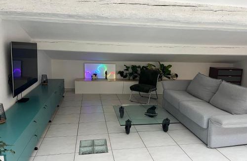 Antibes Old Town Apartment | Loft Duplex Vieil Antibes