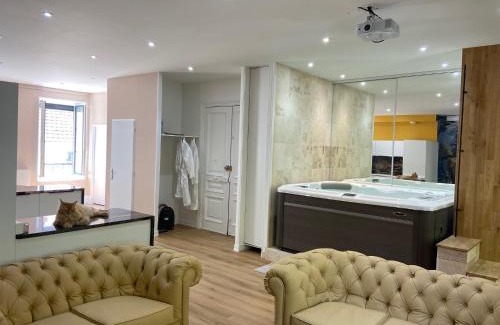 Chamalieres Apartment | Relaxing Loft "Eden" with Hot Tub & Family-Friendly Space