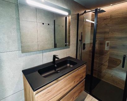 Foix Apartment | Experience LOFT et SPA Under the Stars with Hot Tub Access