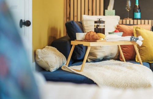 Tregaron Apartment | Pet-Friendly Retreat at Loft Fach - Guest Rated 10/10