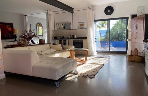 Sagra Apartment | Cozy Loft for 4 with Garden View and Pool Access