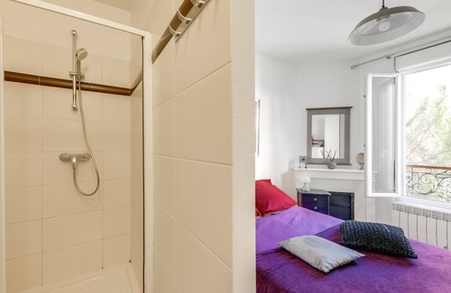 Bagnolet House | Elegant Loft Fraternité: Highly Rated with Breakfast Included