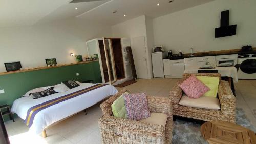 Bernay-en-Ponthieu Apartment | Top-Rated Domaine des Célestins: Family & Pet Friendly Getaway