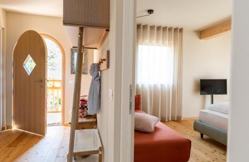Fie allo Sciliar Apartment | Elegant Loft Heubad with Oceanfront Pool & Spa Amenities
