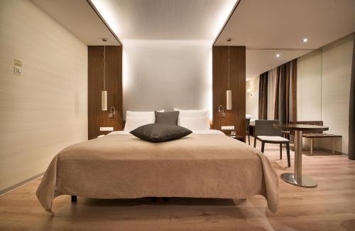 Old Town Hotel | Eco-Friendly LOFT Hotel Bratislava with Hot Tub & Breakfast