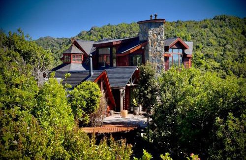 Chepu House | Cozy Christmas Retreat on Chiloe Island, Dinner & Breakfast Included
