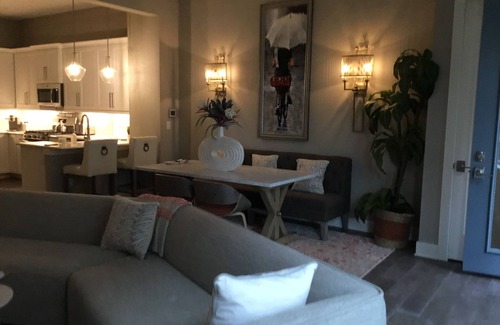 Downtown Des Moines House | East Village Loft with Skyline Views and Premium Amenities