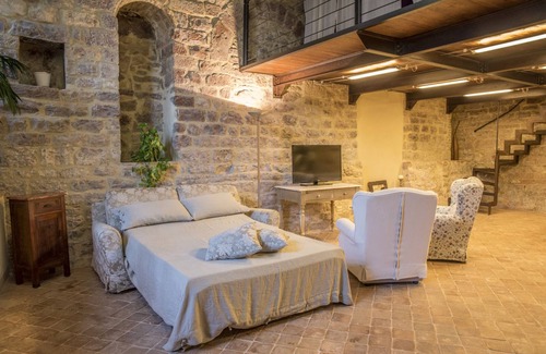 Assisi Apartment | Prime Loft Stay in the Heart of Assisi with Breakfast