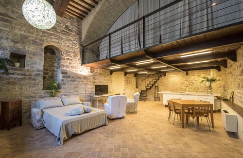 Assisi Apartment | Prime Loft Stay in the Heart of Assisi with Breakfast