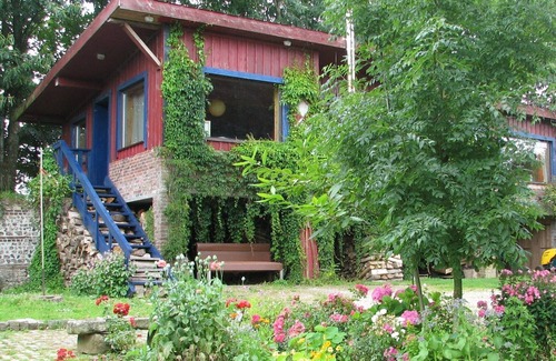 Breaute House | Cozy Country Loft "La Canopée" with Kitchen Amenities