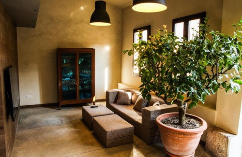 Nord-Est Apartment | Charming Loft in the Courtyard with Hot Tub & Family Amenities