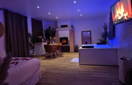 Saint-Prix House | Romantic Loft with Hot Tub & Private Garden Near Paris