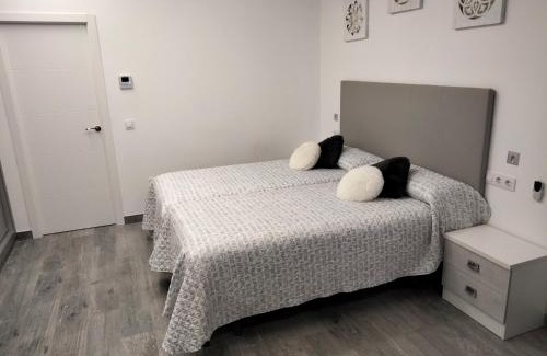 Distrito Sur Apartment | Pet-Friendly Loft La Calahorra with Parking & 9.4/10 Rating