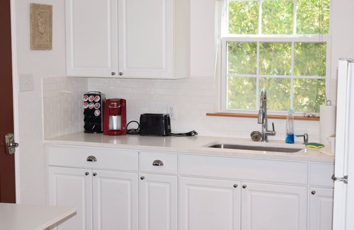 McKinney Apartment | Pet-Friendly Loft Mckinney: Top-Rated Studio Retreat