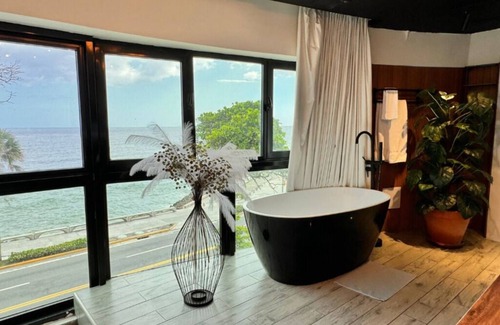 Ciudad Universitaria Apartment | Loft minimalista con vistas al mar y bañera en Santo Domingo with AC, WiFi