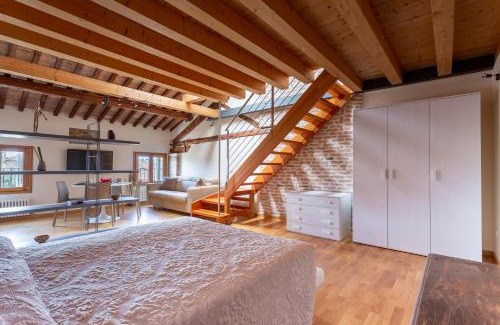 Mirano Apartment | Experience Loft Mirano Tre - Guest Rated 9.3/10!