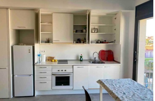 Terrassa Apartment | Modern Loft in Terrassa with Spa and Hot Tub for Couples