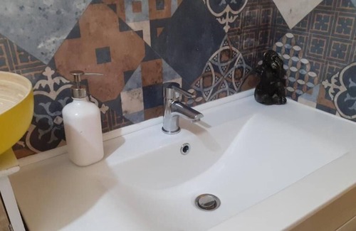 Sauvian House | Modern Loft with Garden & Free Parking Near the Beach