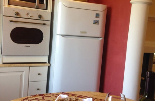 Montelabbate Apartment | Family Retreat Steps from the Beach with Pool Access