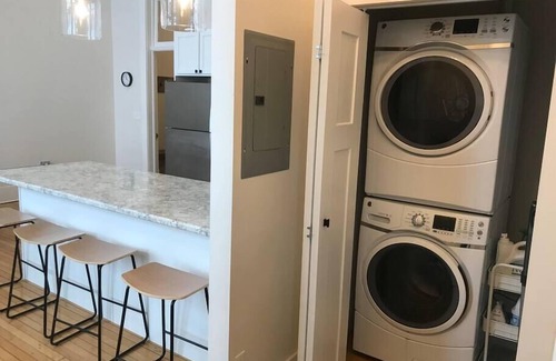 Hancock Apartment | Top-Rated Loft on Lincoln Hancock with Family-Friendly Kitchen