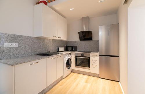 Alcabre Apartment | Discover Loft Playa Samil: Top-Rated Family Retreat