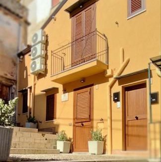 Monreale House | Discover Family-Friendly Comfort at Loft Pozzillo Hotel